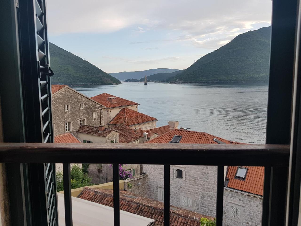 Gudelj Apartments Perast Exteriör bild